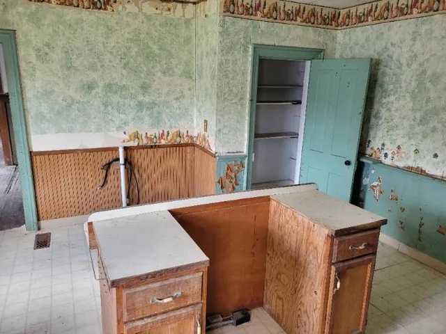 $29,500 | 143 1st Avenue Southeast, Wells, MN 56097