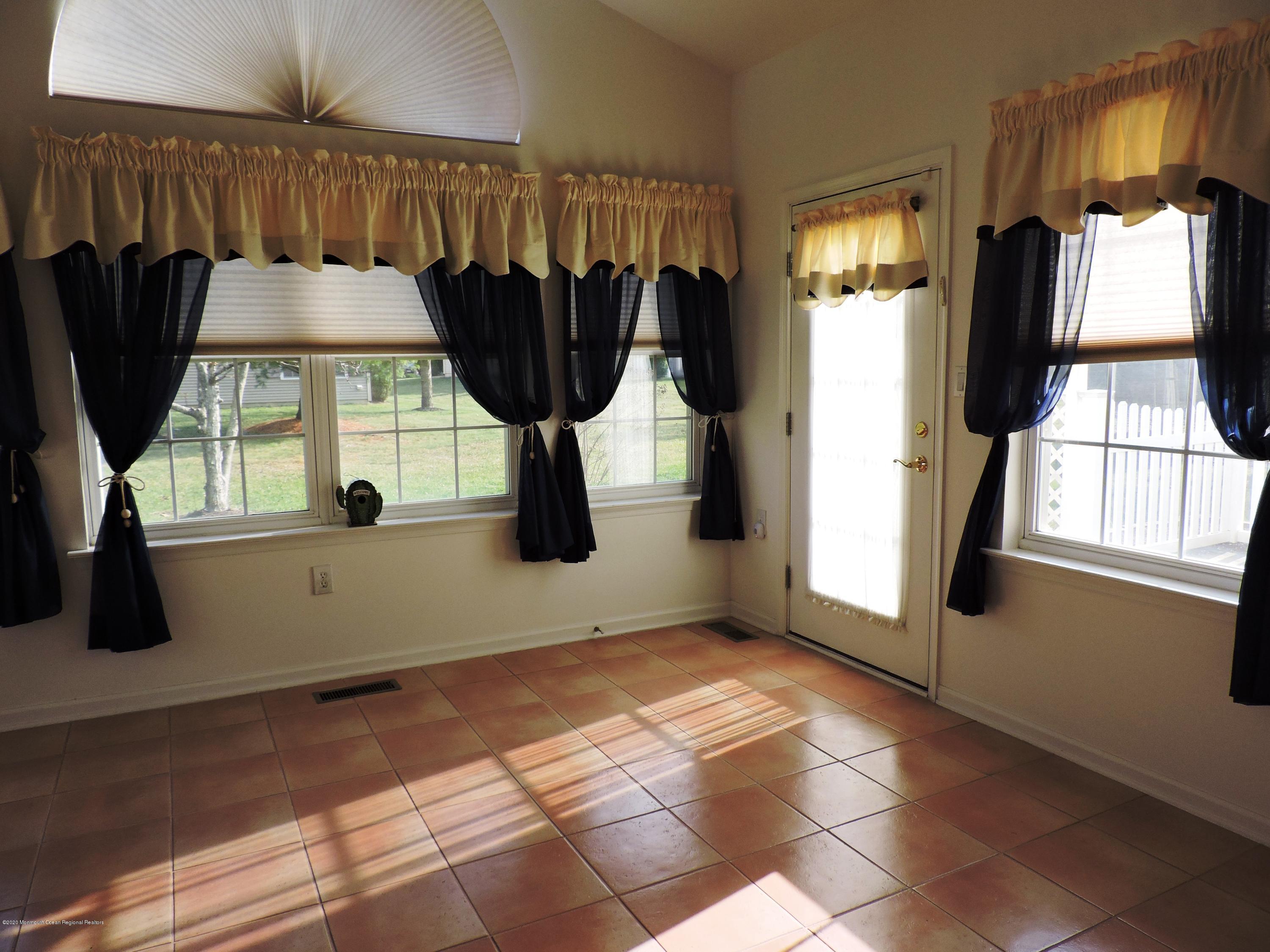 80 Eleanor Road Manchester Township, NJ 08759 - Photo 17 of 44 80 ELEANOR ROAD 018