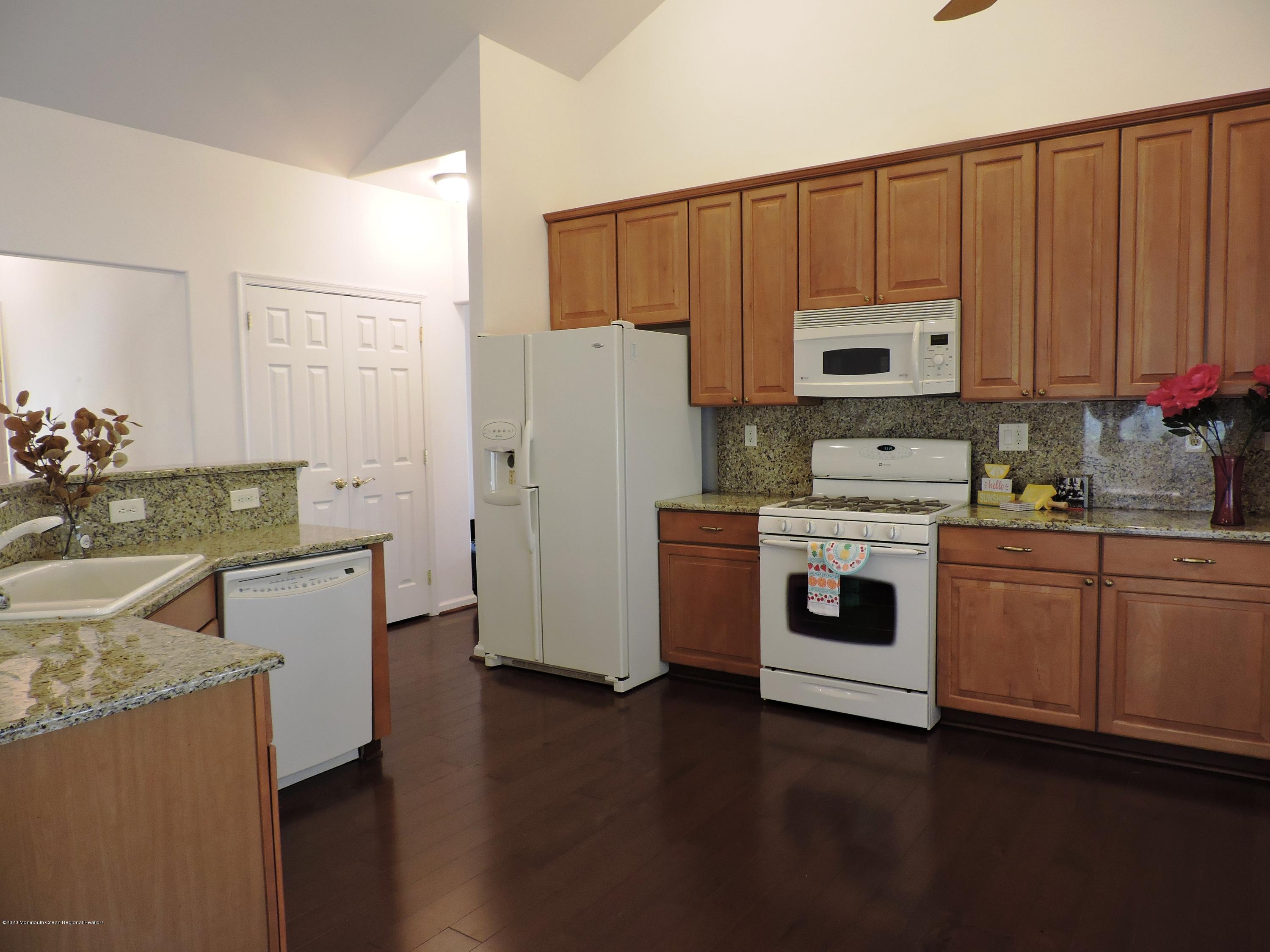 80 Eleanor Road Manchester Township, NJ 08759 - Photo 9 of 44 80 ELEANOR ROAD 007