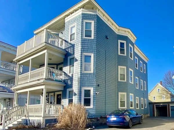 $2,900 | 38 Trident Avenue, Unit 1, Winthrop, MA 02152