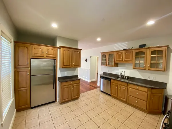 $2,900 | 38 Trident Avenue, Unit 1, Winthrop, MA 02152