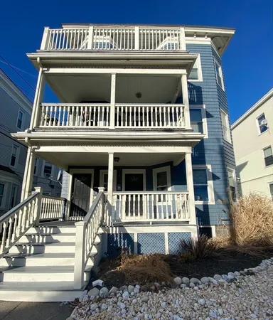 $2,900 | 38 Trident Avenue, Unit 1, Winthrop, MA 02152