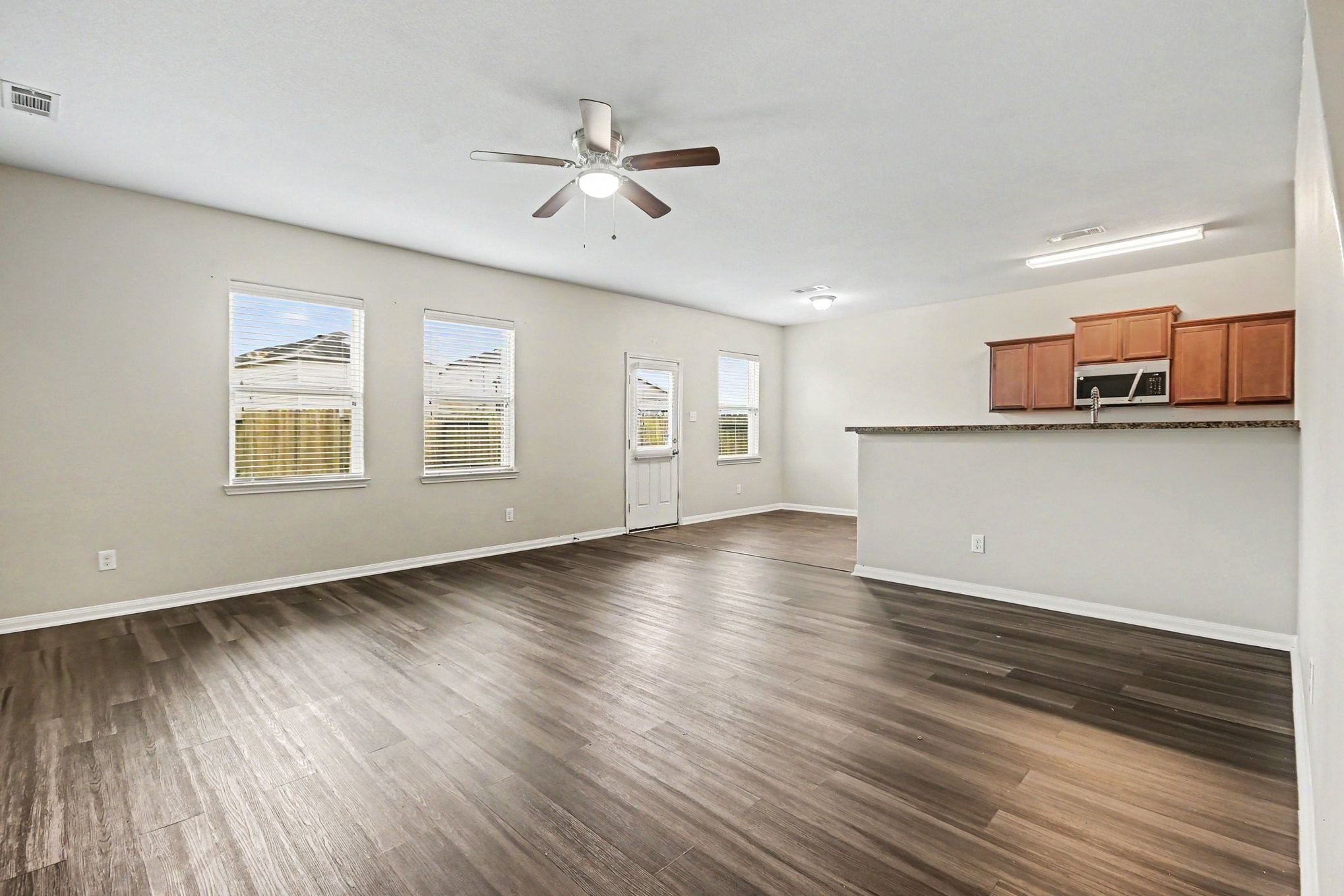 6038 Coral Cove Road Cove, TX 77523 - Photo 5 of 21
