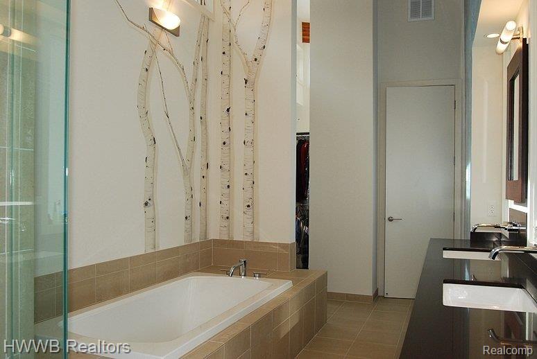 342 Baldwin Road Birmingham, MI 48009 - Photo 9 of 11 Relaxing Master Bath