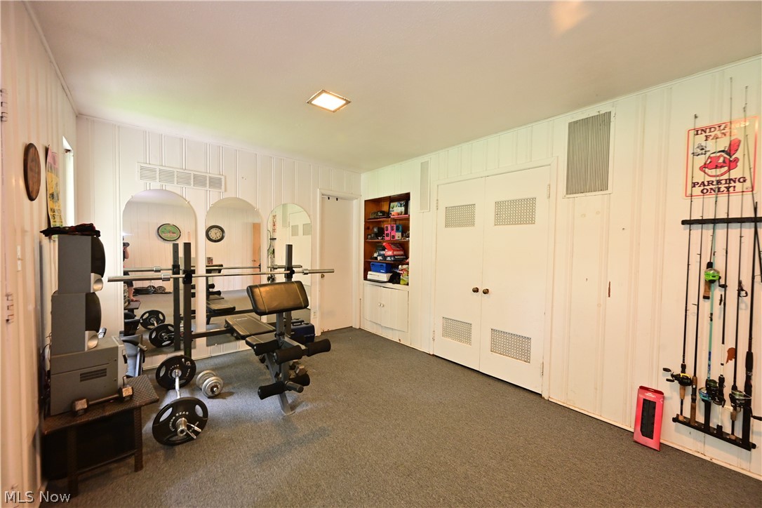 1919 West Pleasant Valley Road Cleveland, OH 44134 - Photo 15 of 24 Bonus Room/Rec Room