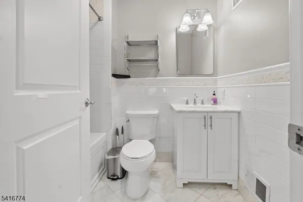 $4,500 | 200 Laird Avenue, Cliffside Park, NJ 07010