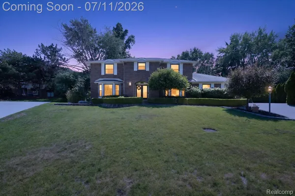 $699,900 | 3115 Glengrove Drive, Rochester, MI 48309