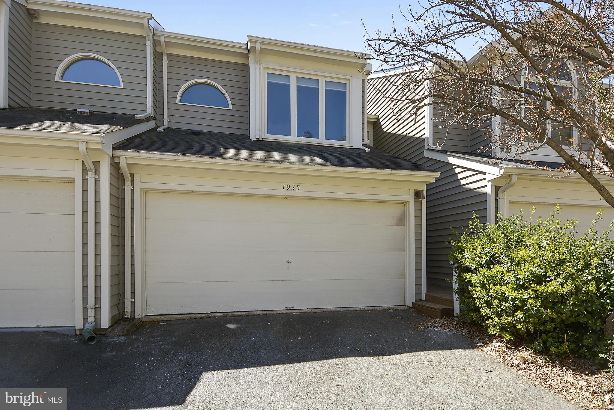 1935 Lakeport Way Reston, VA 20191 - Photo 30 of 30 Front Exterior