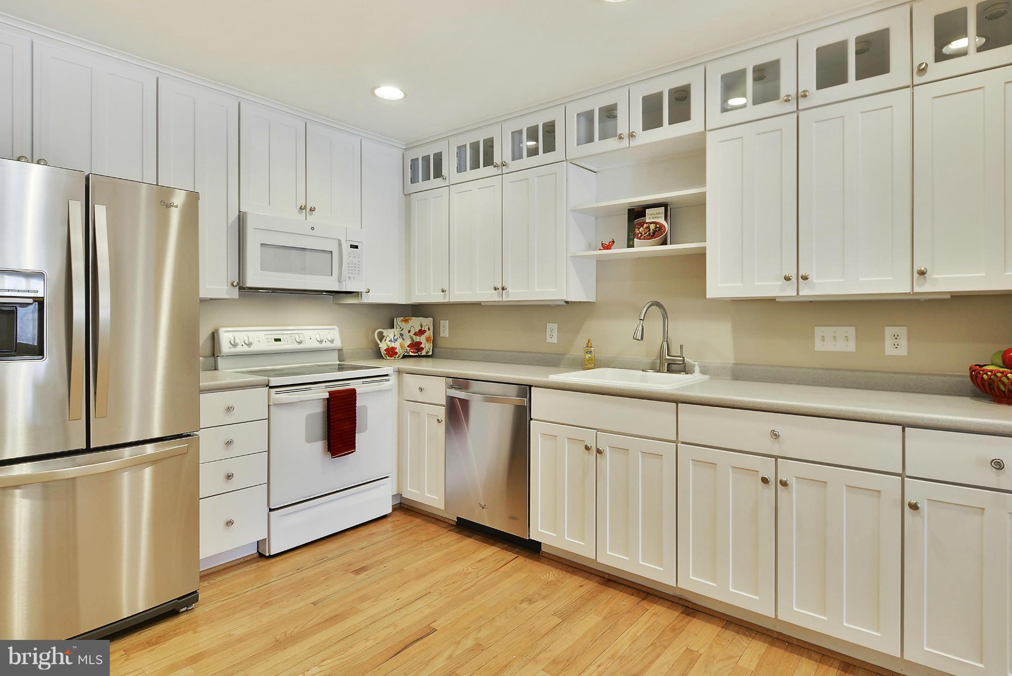 1935 Lakeport Way Reston, VA 20191 - Photo 9 of 30 Kitchen has Newer Appliances