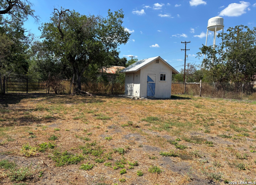 11615 Castro Avenue LaCoste, TX 78039 - Photo 2 of 5