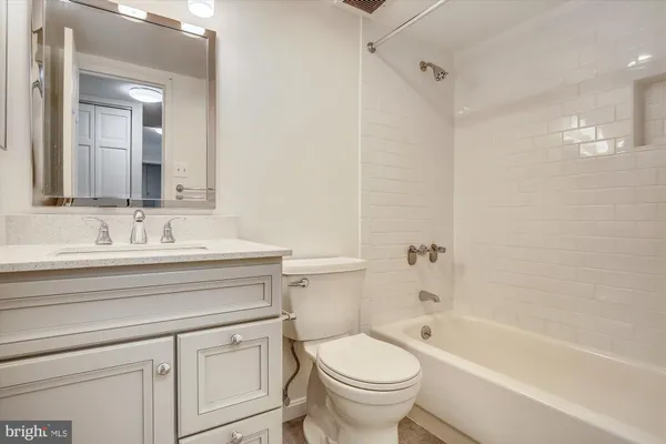 $489,900 | 6800 Fleetwood Road, Unit 1004, McLean, VA 22101