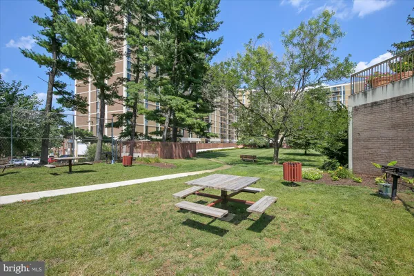 $489,900 | 6800 Fleetwood Road, Unit 1004, McLean, VA 22101