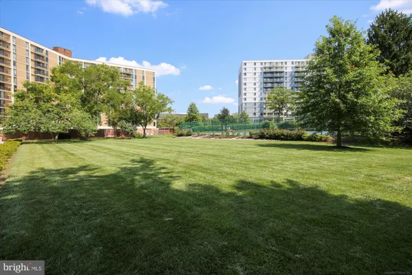 $489,900 | 6800 Fleetwood Road, Unit 1004, McLean, VA 22101