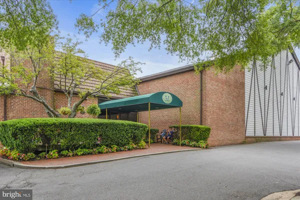 $489,900 | 6800 Fleetwood Road, Unit 1004, McLean, VA 22101