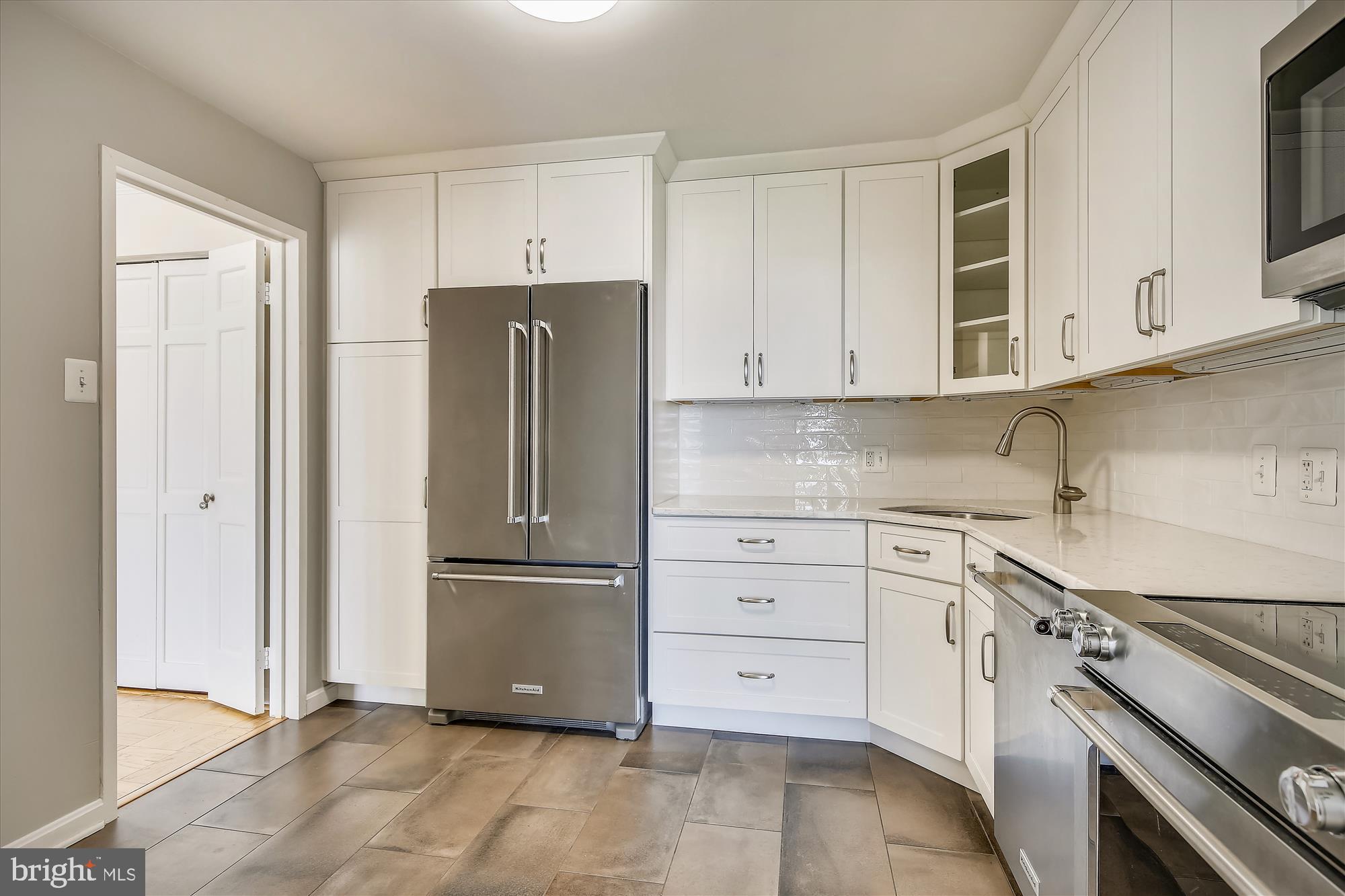 6800 Fleetwood Road, Unit 1004 McLean, VA 22101 - Photo 8 of 40 Modern kitchen with sleek finishes.