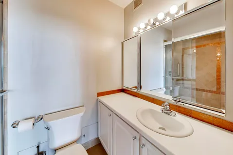 $449,900 | 3200 North Lake Shore Drive, Unit 806, Chicago, IL 60657