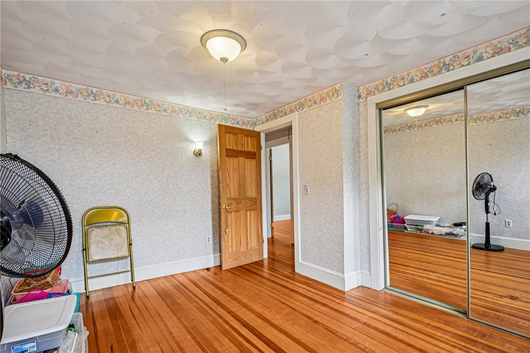 26 Barton Avenue Warwick, RI 02889 - Photo 21 of 37