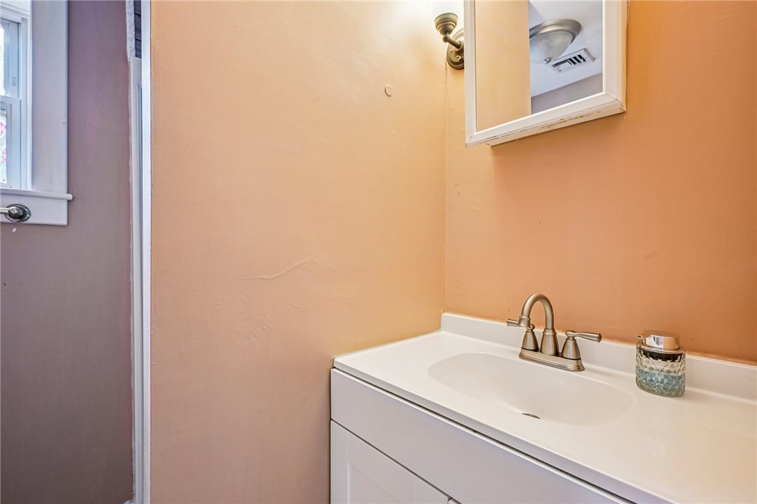 26 Barton Avenue Warwick, RI 02889 - Photo 28 of 37