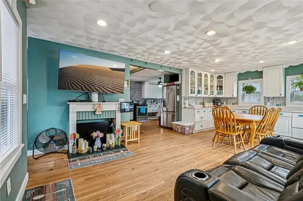 $499,000 | 26 Barton Avenue, Warwick, RI 02889