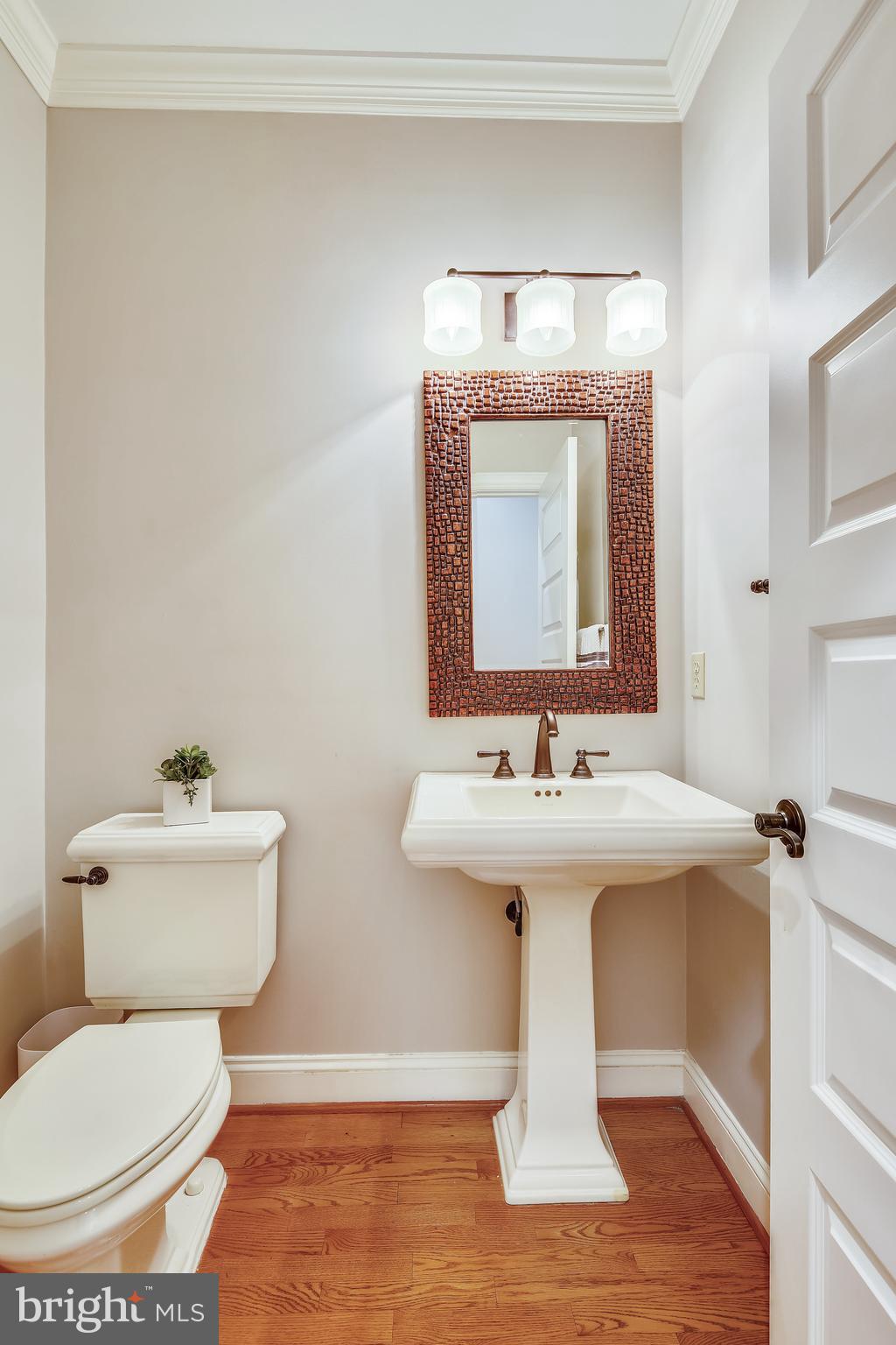 1211 Algonquin Road Crownsville, MD 21032 - Photo 29 of 97 Main Level Powder Room