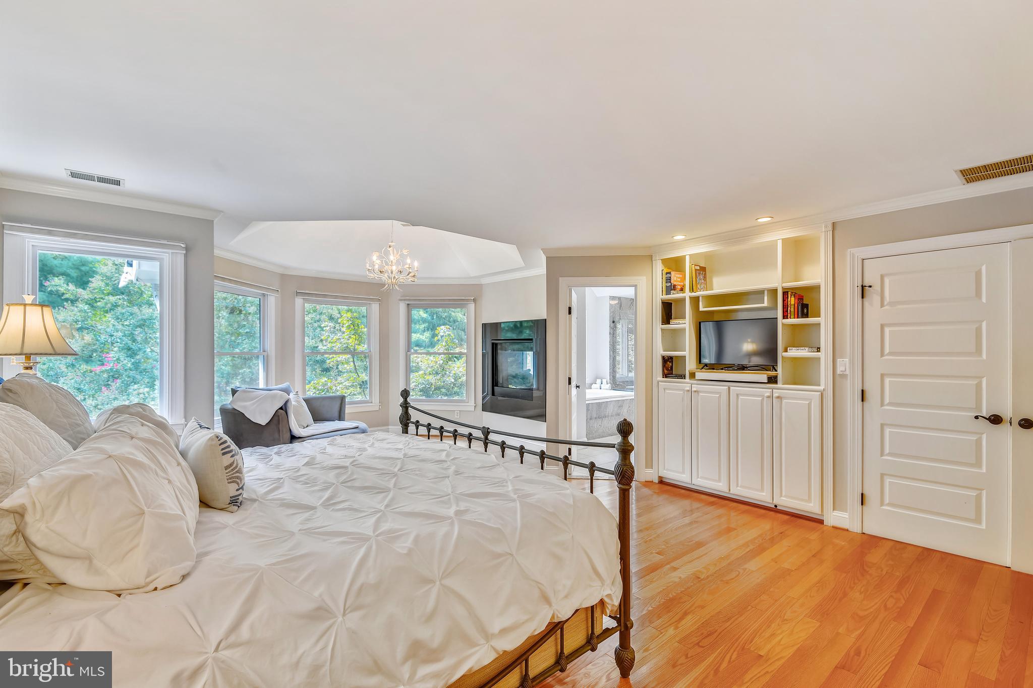 1211 Algonquin Road Crownsville, MD 21032 - Photo 34 of 97 Very Pretty and Private with Built Ins &Fireplace