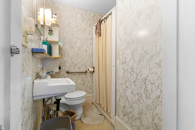 $299,000 | 113 Pleasant Street, Rockland, ME 04841