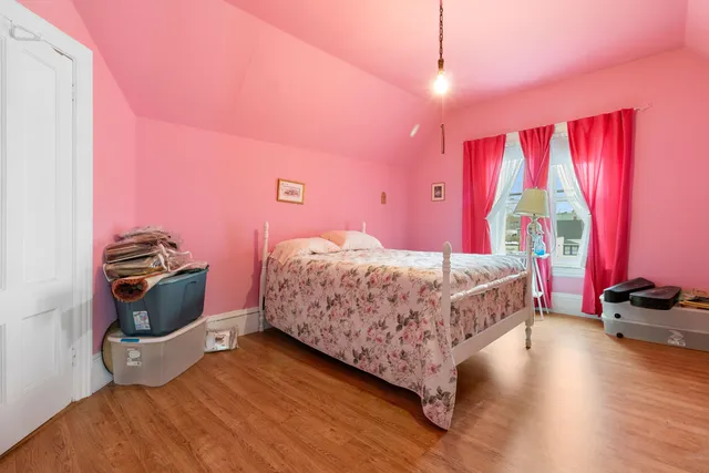 $299,000 | 113 Pleasant Street, Rockland, ME 04841