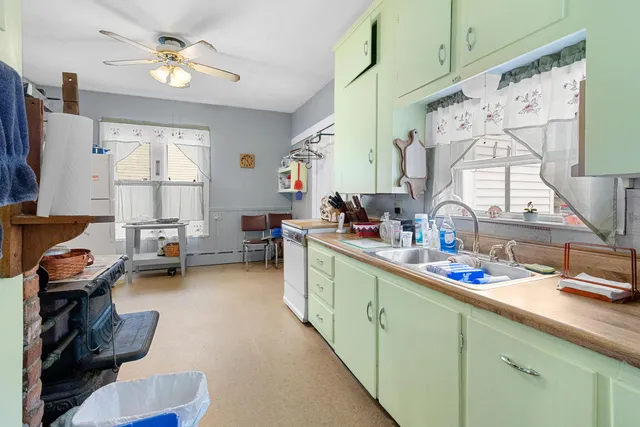 $299,000 | 113 Pleasant Street, Rockland, ME 04841