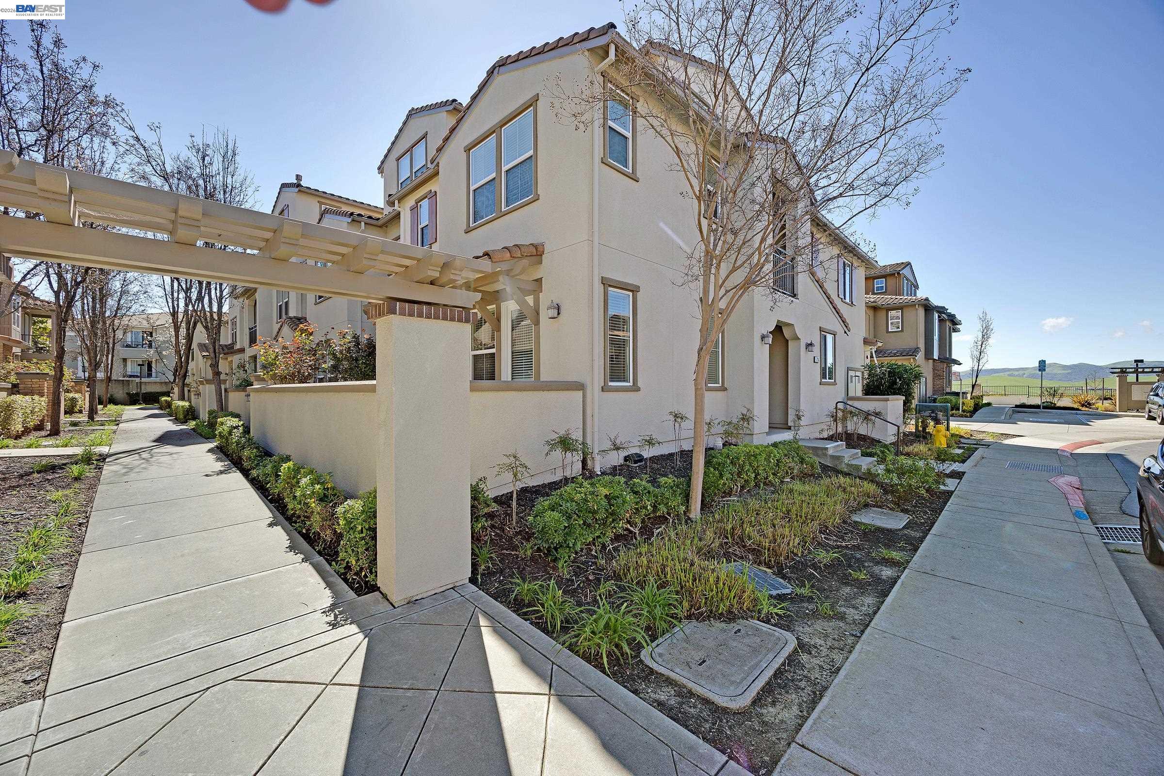 5216 Fioli Loop San Ramon, CA 94582 - Photo 2 of 54