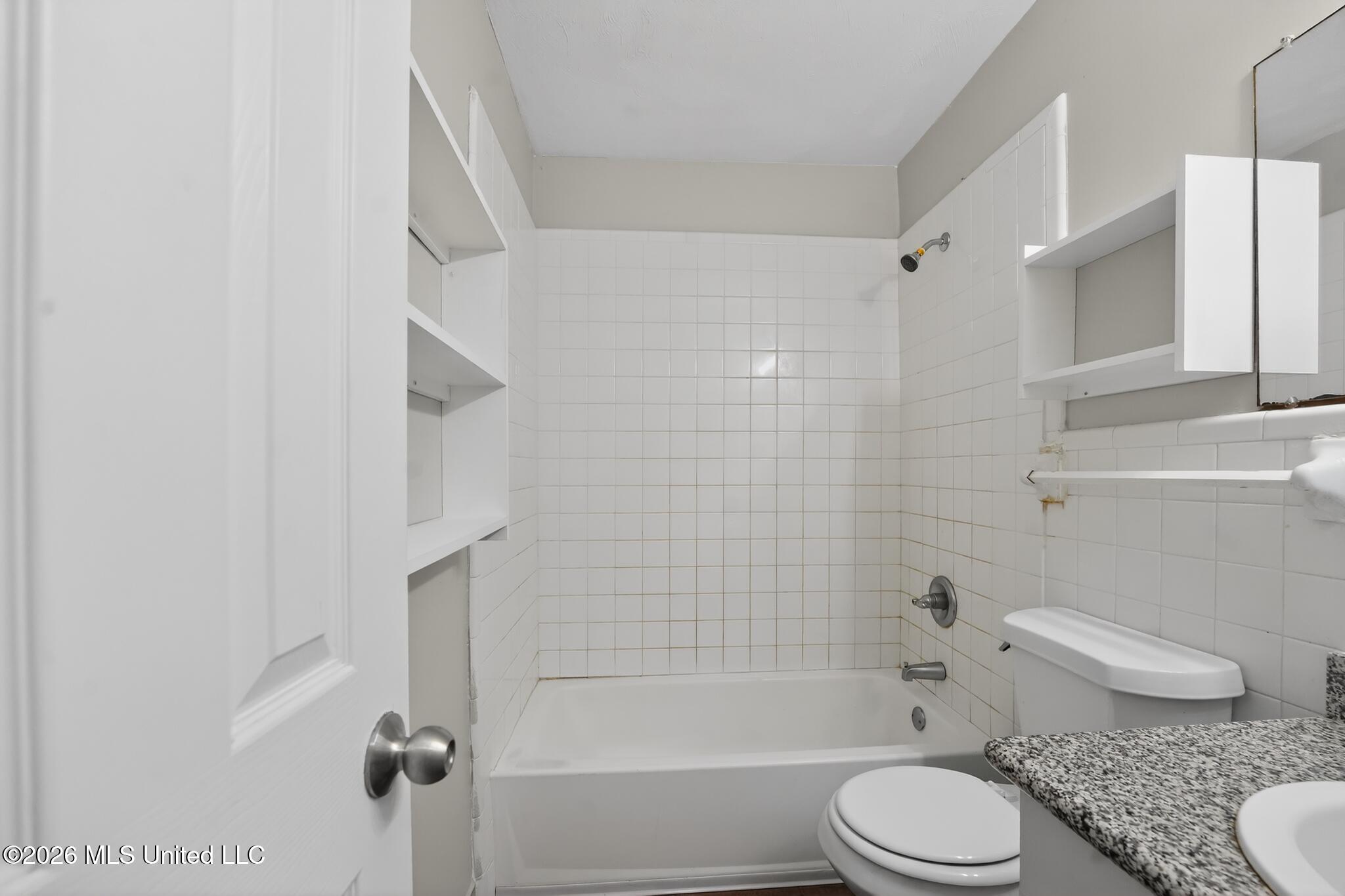 405 Crestview Drive Clinton, MS 39056 - Photo 18 of 20 18_405_Crestview_Dr-Bathroom-8122