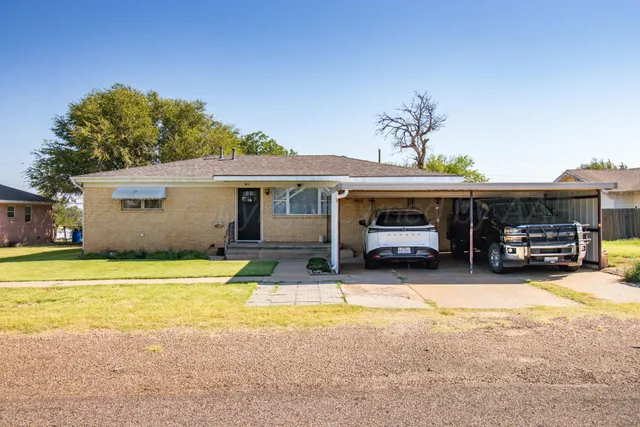 $150,000 | 411 East 4th Street, Clarendon, TX 79226