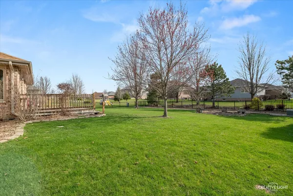 $480,000 | 22123 Pembrook Drive, Frankfort, IL 60423