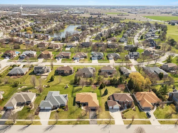 $480,000 | 22123 Pembrook Drive, Frankfort, IL 60423
