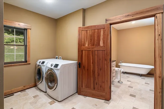 $995,000 | E5706 Park, Westby, WI 54667