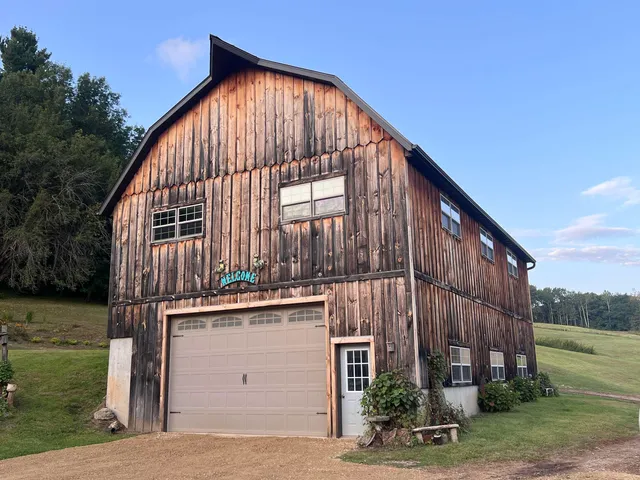 $995,000 | E5706 Park, Westby, WI 54667