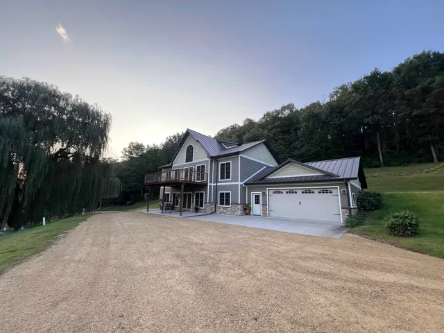 $995,000 | E5706 Park, Westby, WI 54667