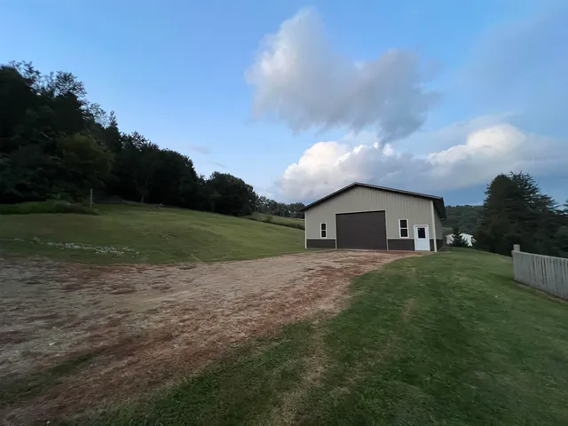 $995,000 | E5706 Park, Westby, WI 54667