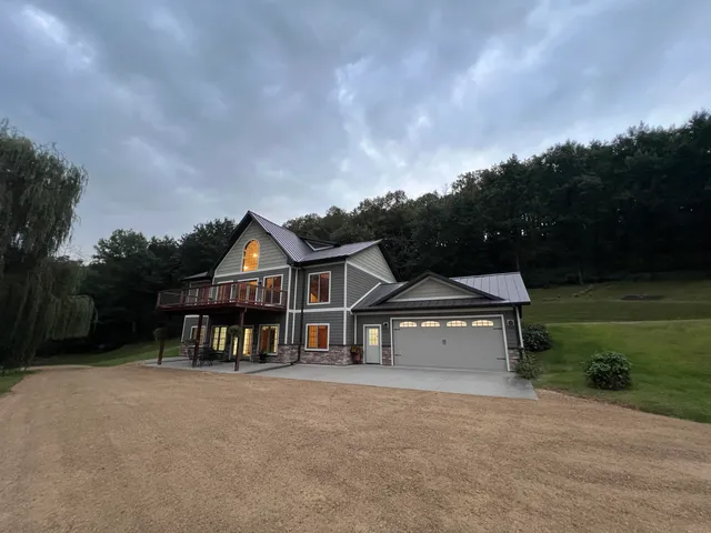 $995,000 | E5706 Park, Westby, WI 54667