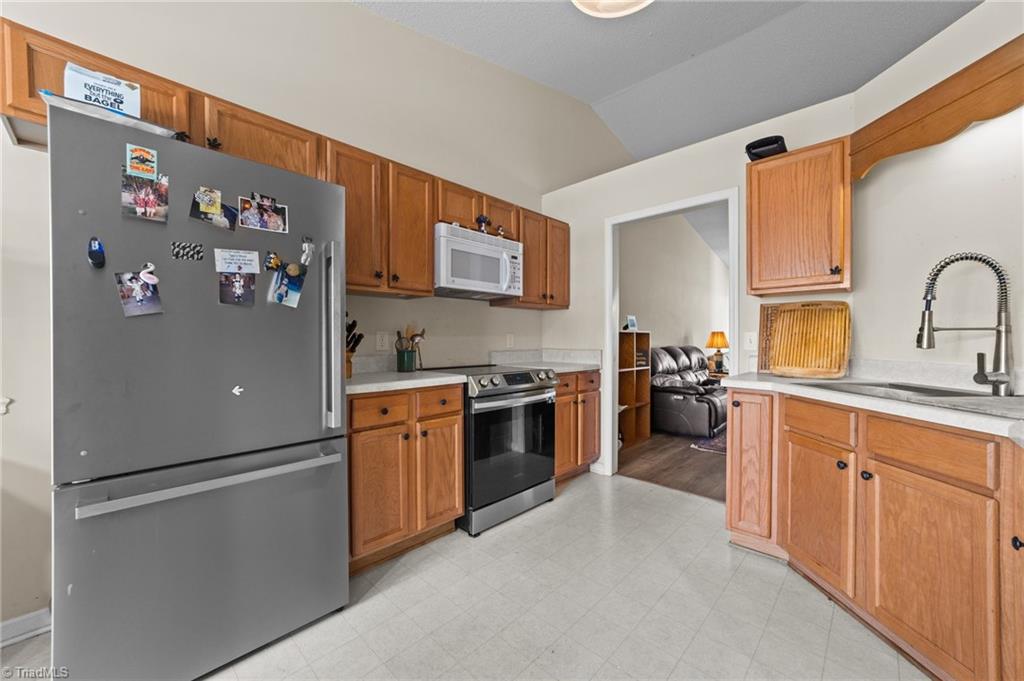 2852 WaterStone Loop High Point, NC 27265 - Photo 6 of 32 Kitchen of the home.
