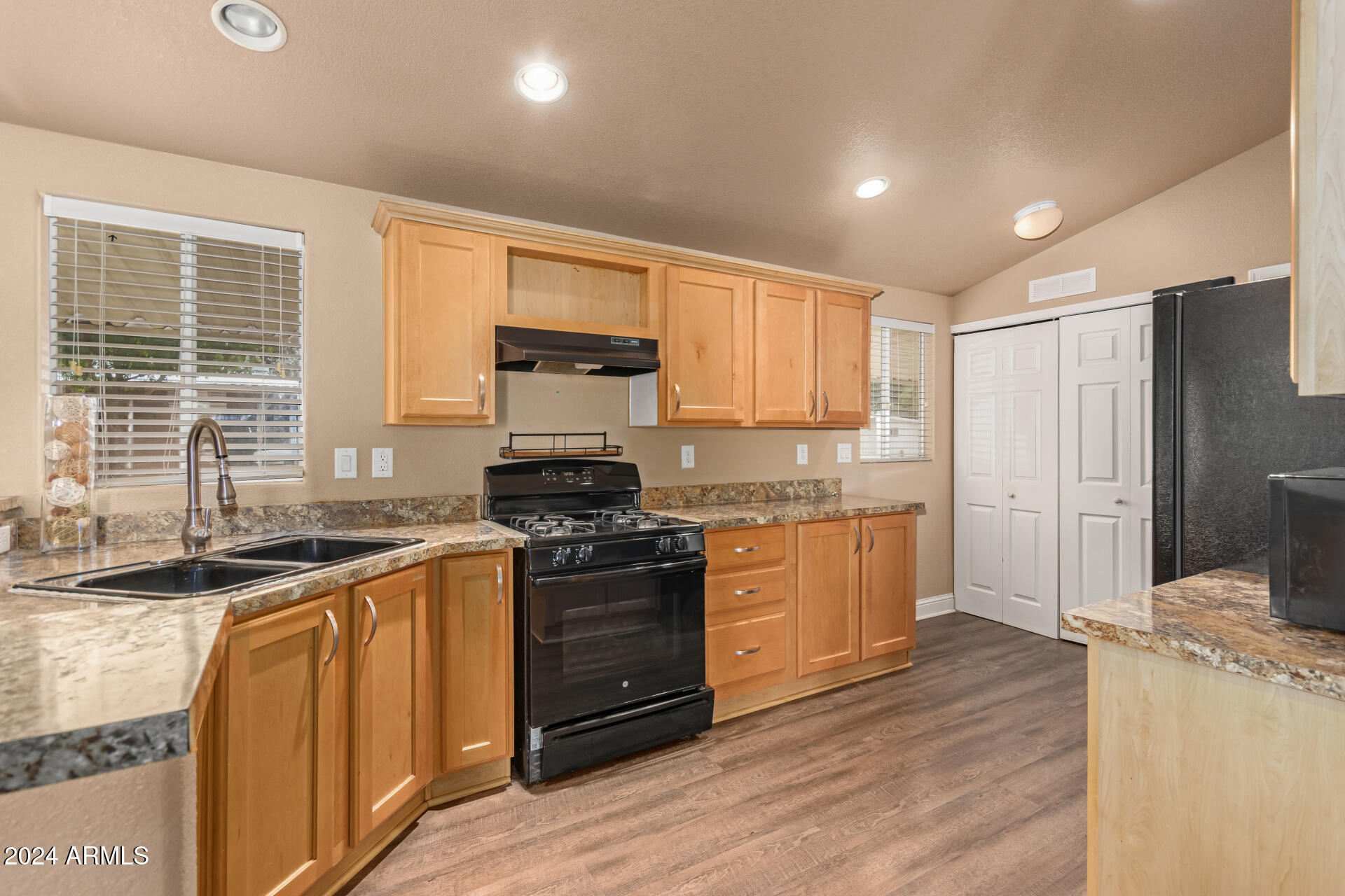 400 West Baseline Road, Unit 72 Tempe, AZ 85283 - Photo 9 of 23 09 - Baseline