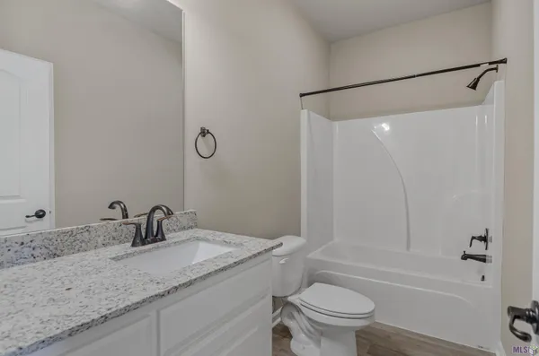 $1,800 | 3036 South Roth Avenue, Gonzales, LA 70737