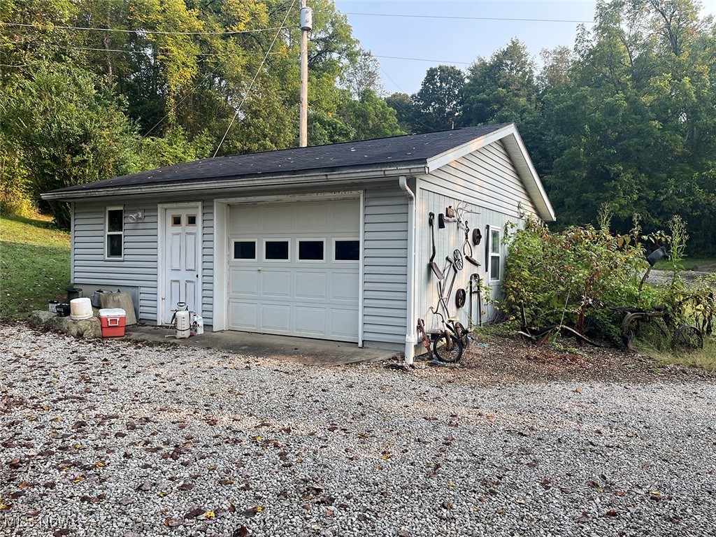 68477 Geese Road Cambridge, OH 43725 - Photo 7 of 32 View of garage