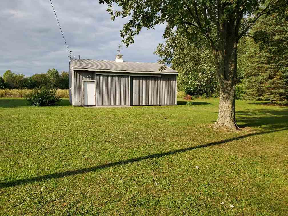 1350 West Wilson Road Clio, MI 48420 - Photo 3 of 14 31392739-2.JPG