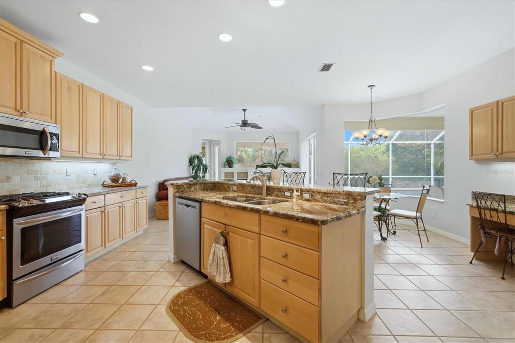 6653 Windjammer Place Lakewood Ranch, FL 34202 - Photo 9 of 47