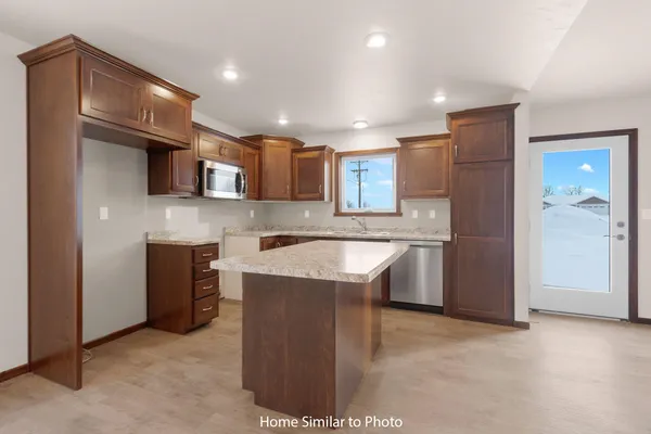 $369,900 | 1933 Huffcutt Lane, Waupaca, WI 54981