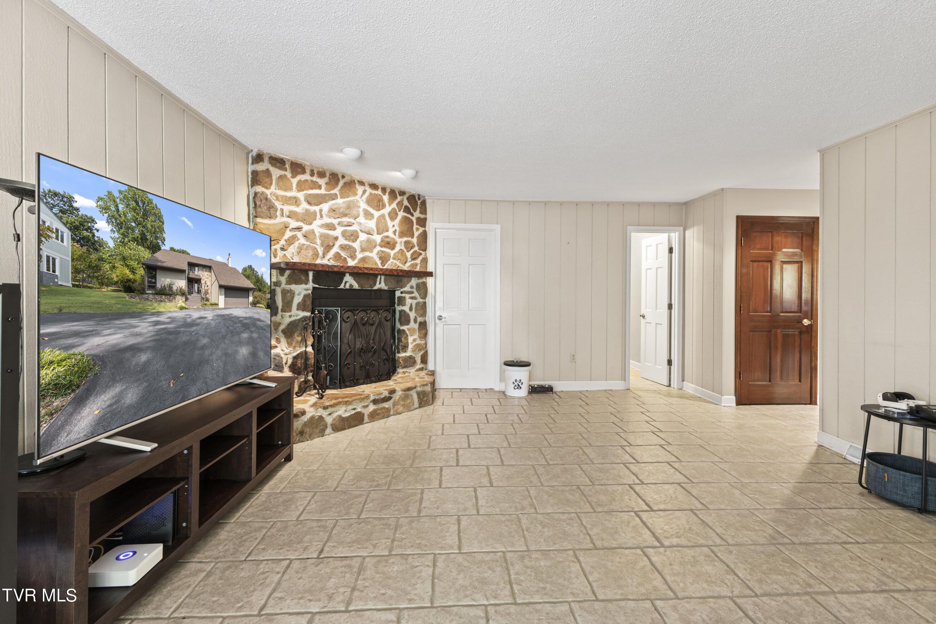 1902 Overhill Road Bristol, VA 24201 - Photo 14 of 54 128A4875