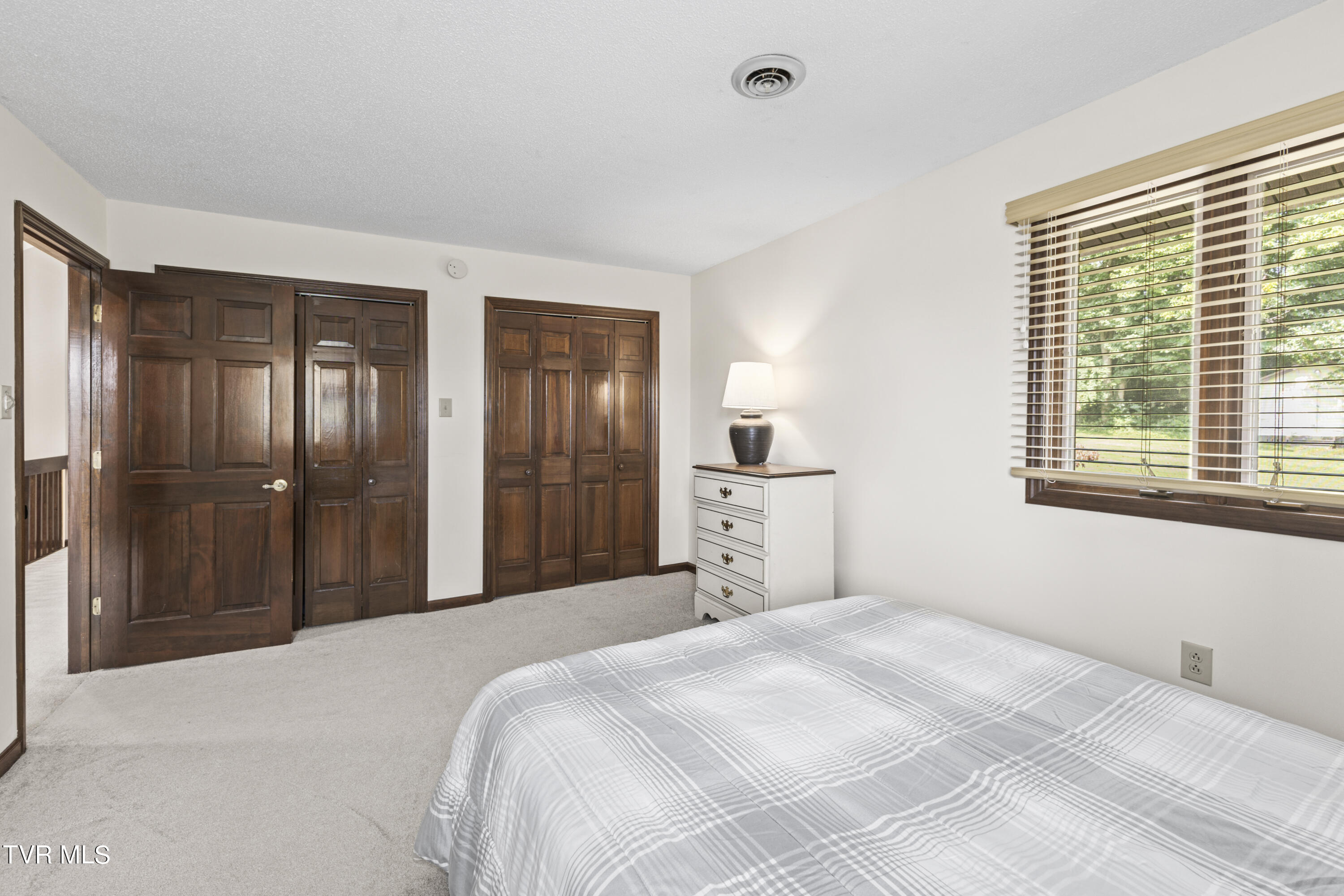 1902 Overhill Road Bristol, VA 24201 - Photo 21 of 54 128A4804