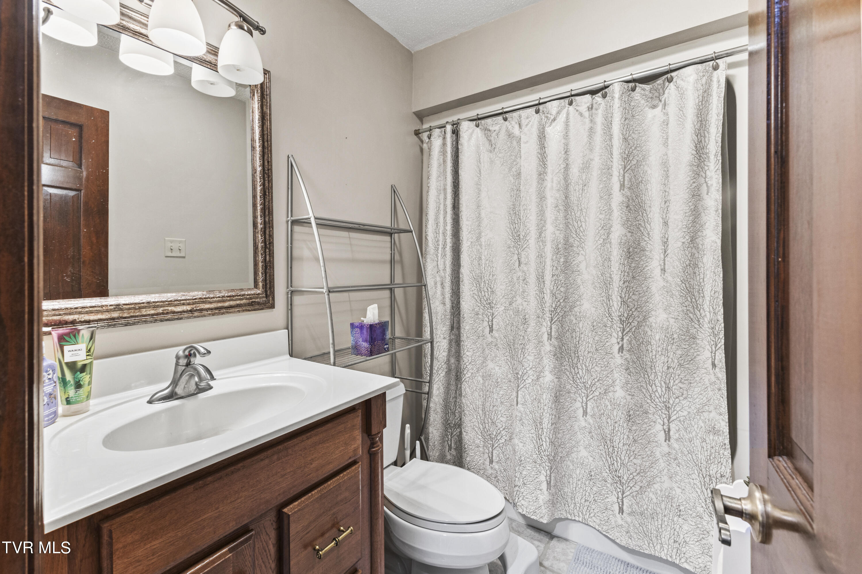 1902 Overhill Road Bristol, VA 24201 - Photo 26 of 54 128A4826