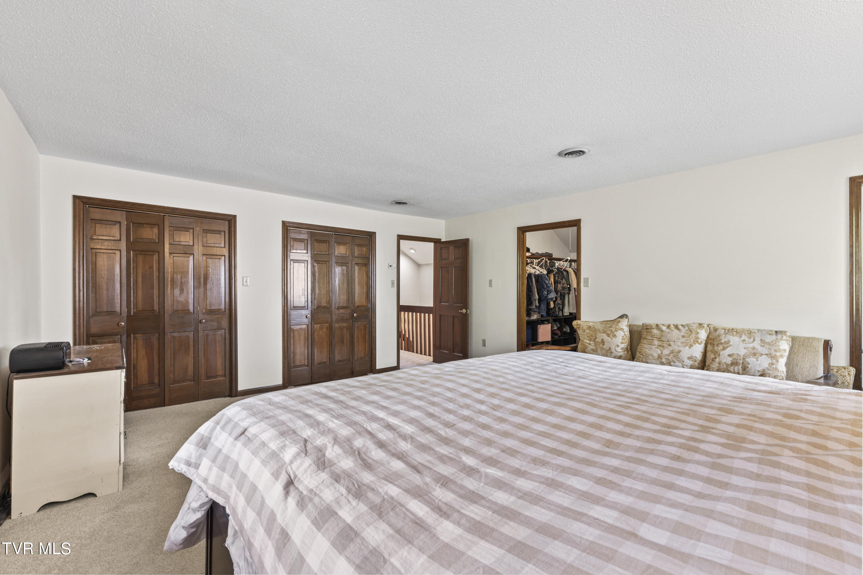 1902 Overhill Road Bristol, VA 24201 - Photo 28 of 54 128A4833