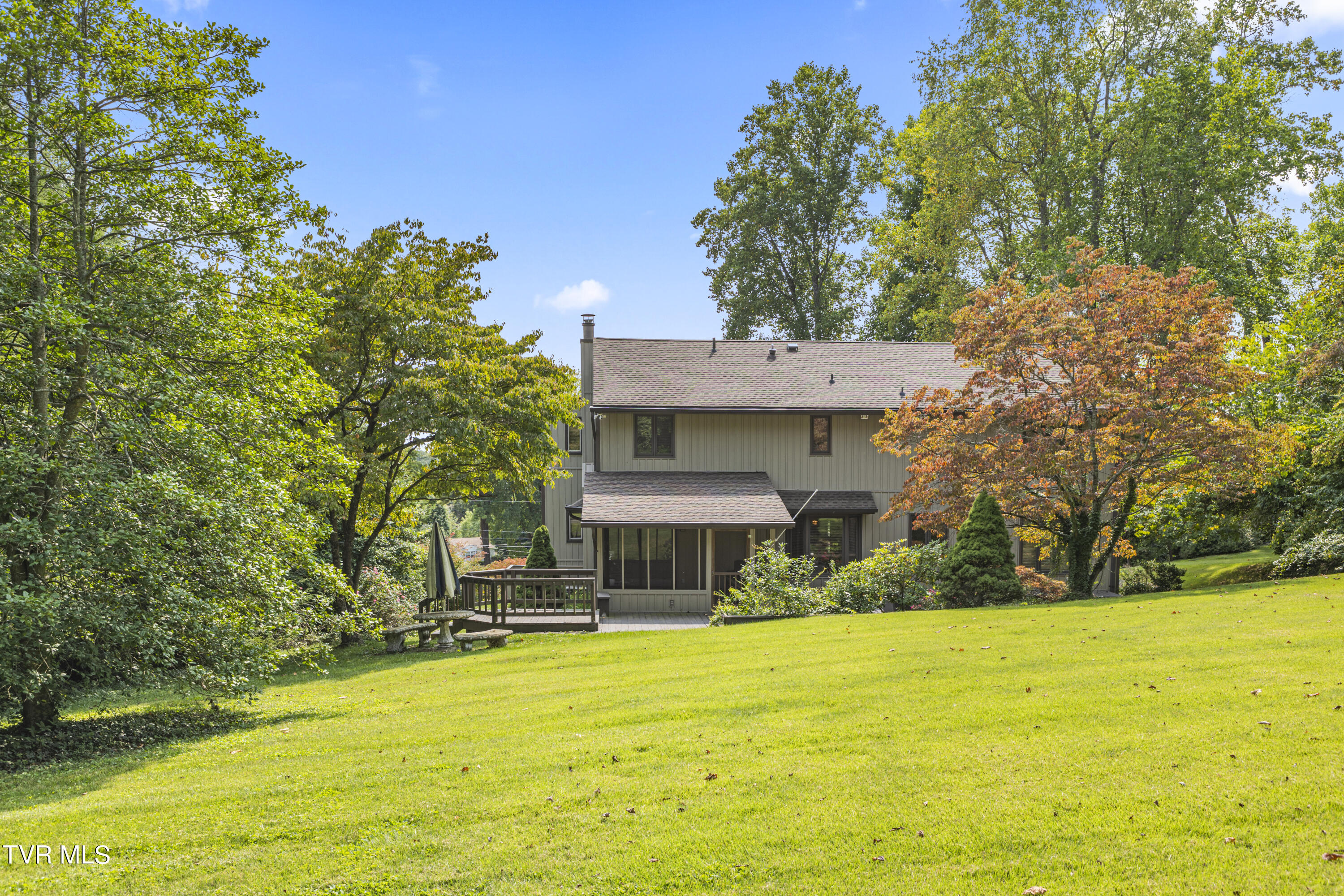 1902 Overhill Road Bristol, VA 24201 - Photo 37 of 54 128A4930